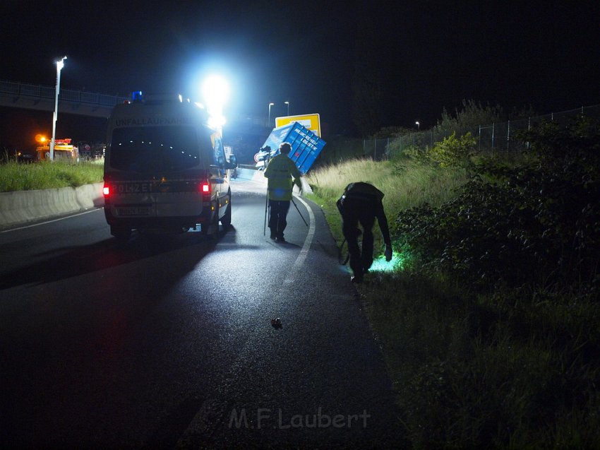 Einsatz BF Koeln PEINGEKLEMMT in Leverkusen P147.JPG